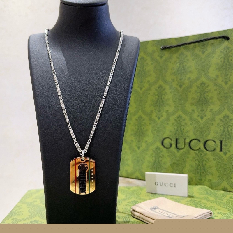 G*u*i necklaces